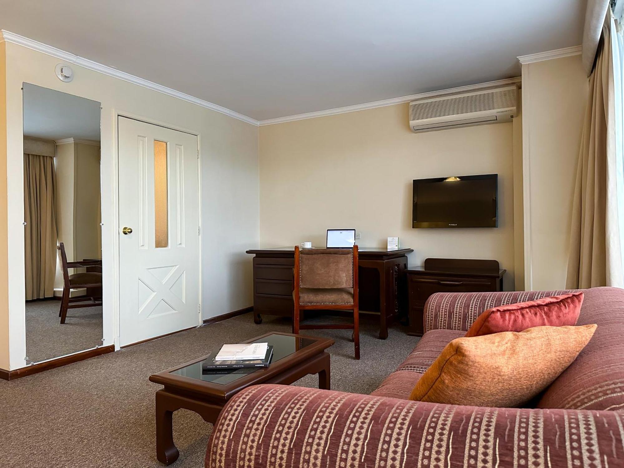فندق La Quinta By Wyndham كويتو المظهر الخارجي الصورة