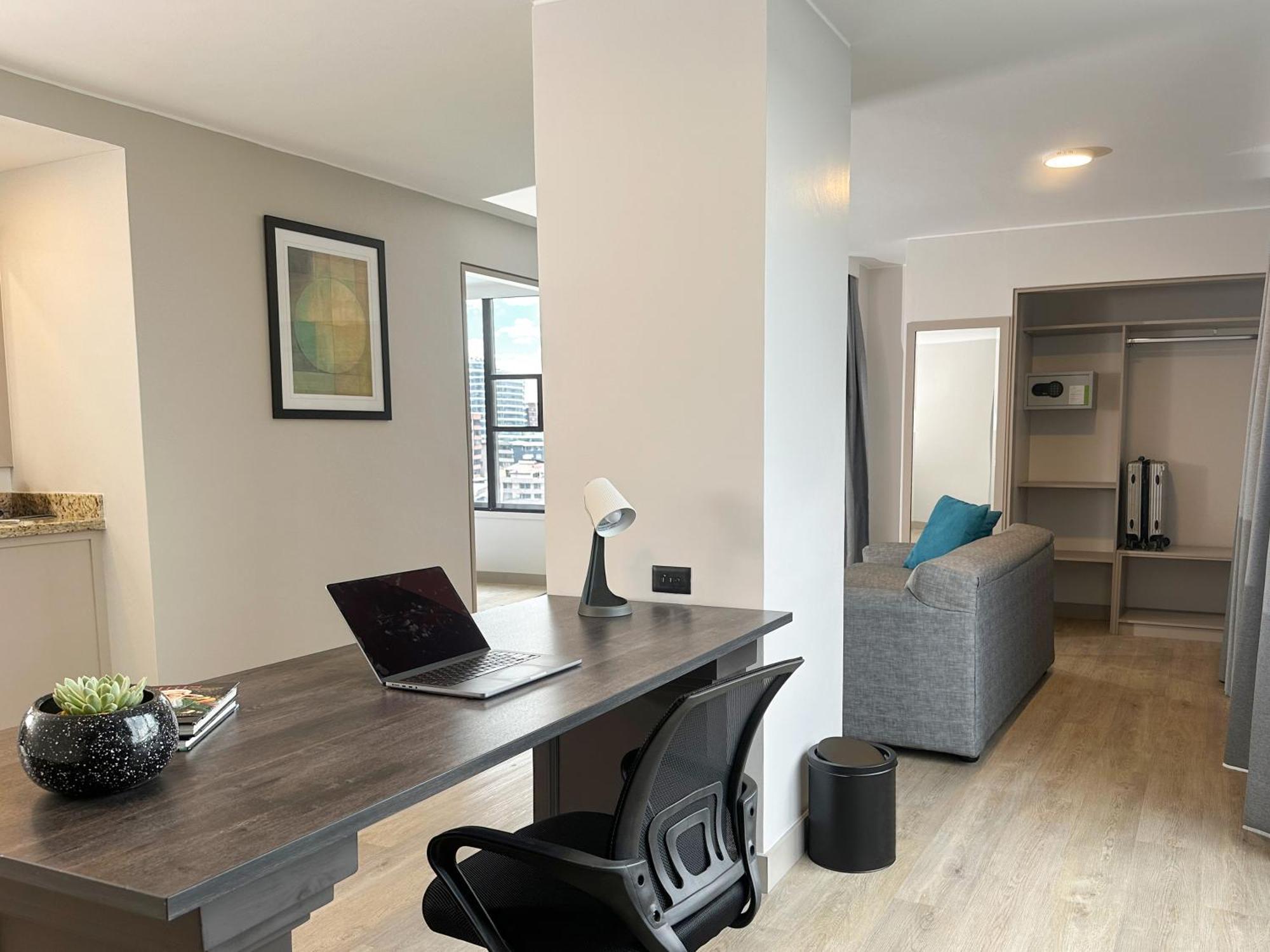 فندق La Quinta By Wyndham كويتو المظهر الخارجي الصورة