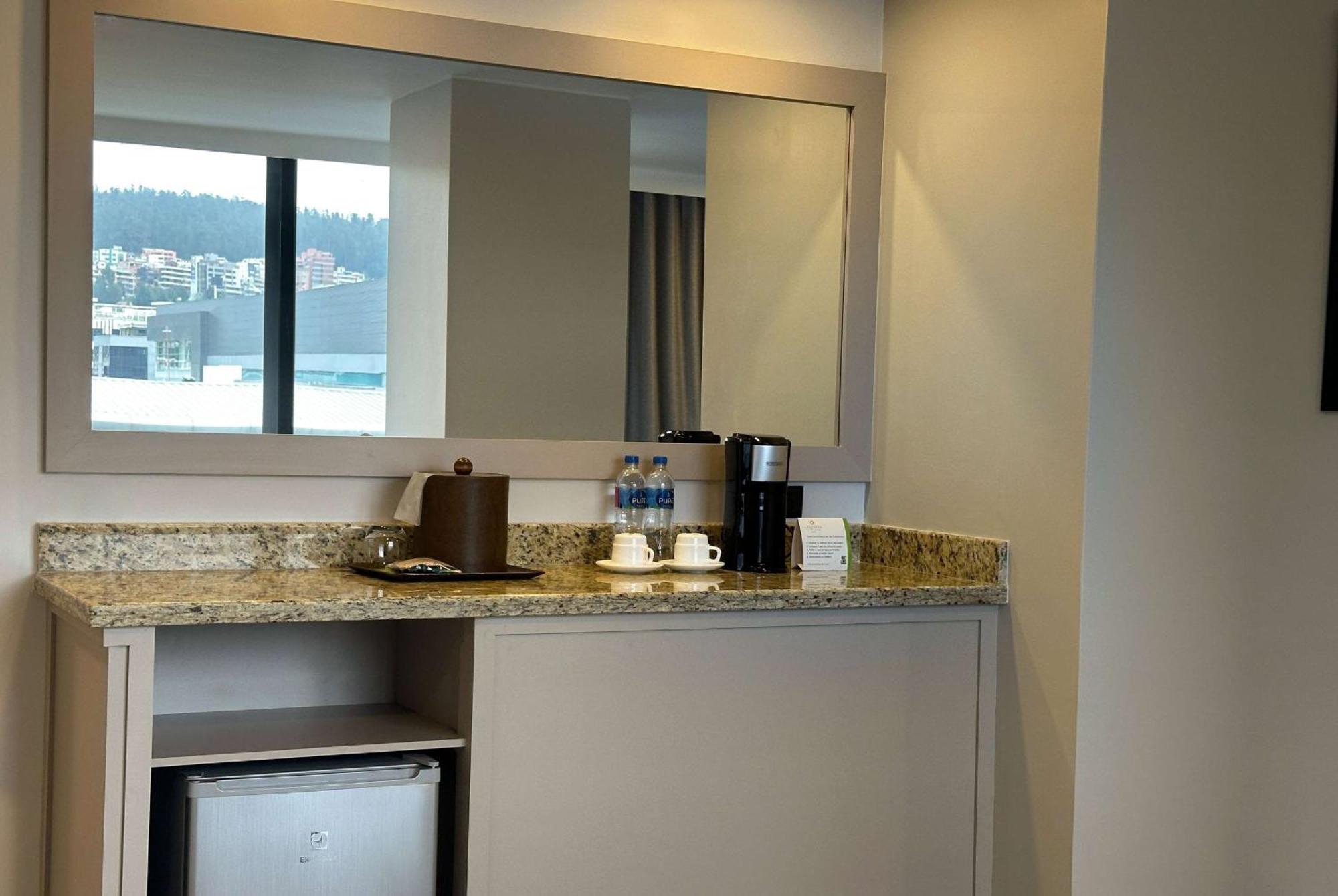فندق La Quinta By Wyndham كويتو المظهر الخارجي الصورة