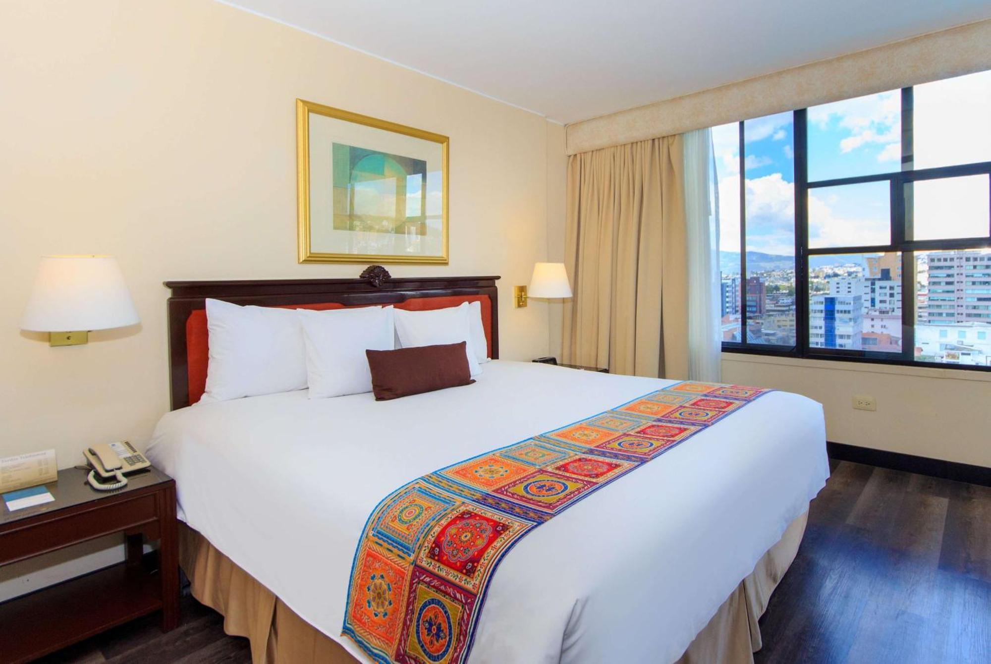 فندق La Quinta By Wyndham كويتو المظهر الخارجي الصورة
