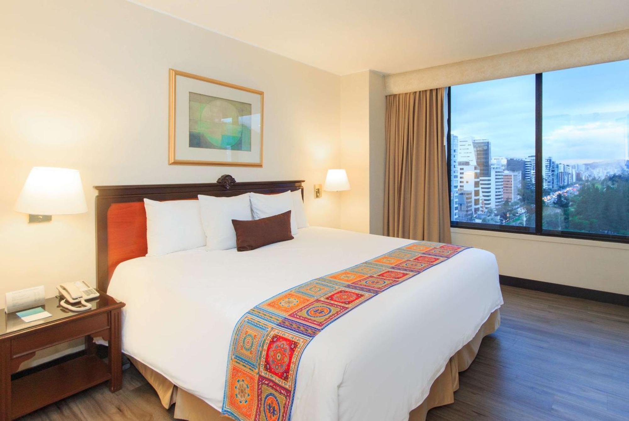 فندق La Quinta By Wyndham كويتو المظهر الخارجي الصورة