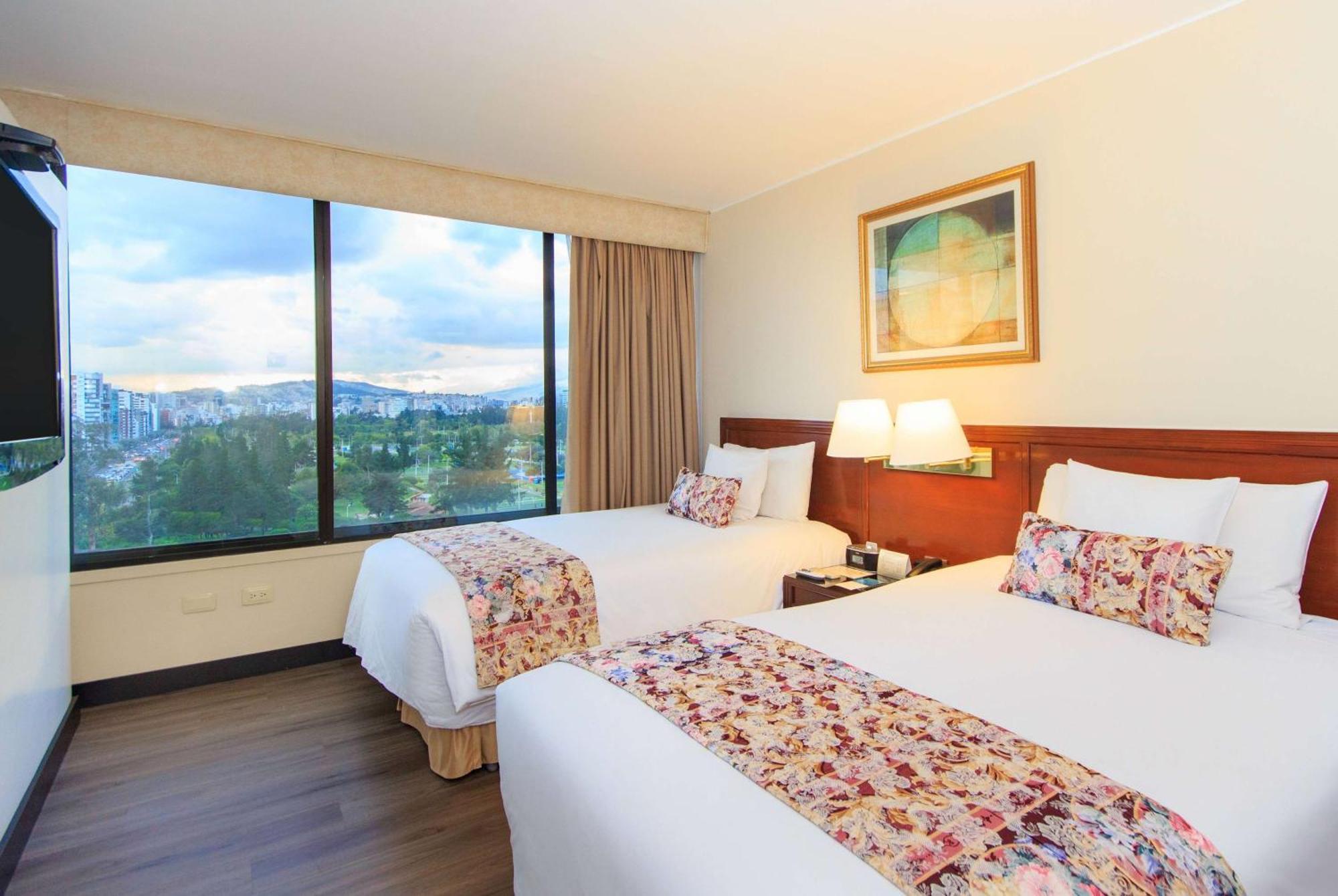 فندق La Quinta By Wyndham كويتو المظهر الخارجي الصورة